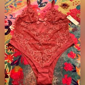 REAL LINGERIE soft cup lace and mesh teddy. Beautiful. Size 1x/2X NWT